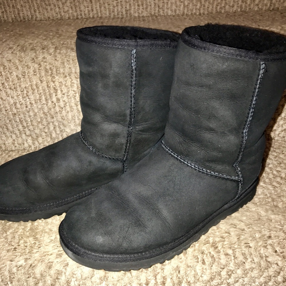 UGG Classic II Short Boot **worn inside only **